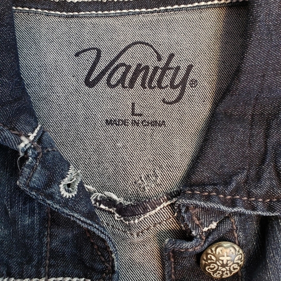 Vanity dk wash stretch jean jacket sz L - Picture 4 of 6